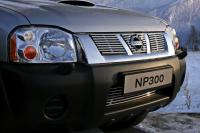 Декоративные элементы решетки радиатора d10 ( 3 элемента по 9 трубочек) "Nissan NP300" 200